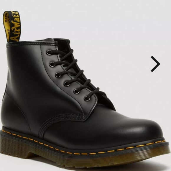 Dr. Martens Yellow Stitch 101 Smooth Leather Lace Up Boot Black NEW - Picture 2 of 16